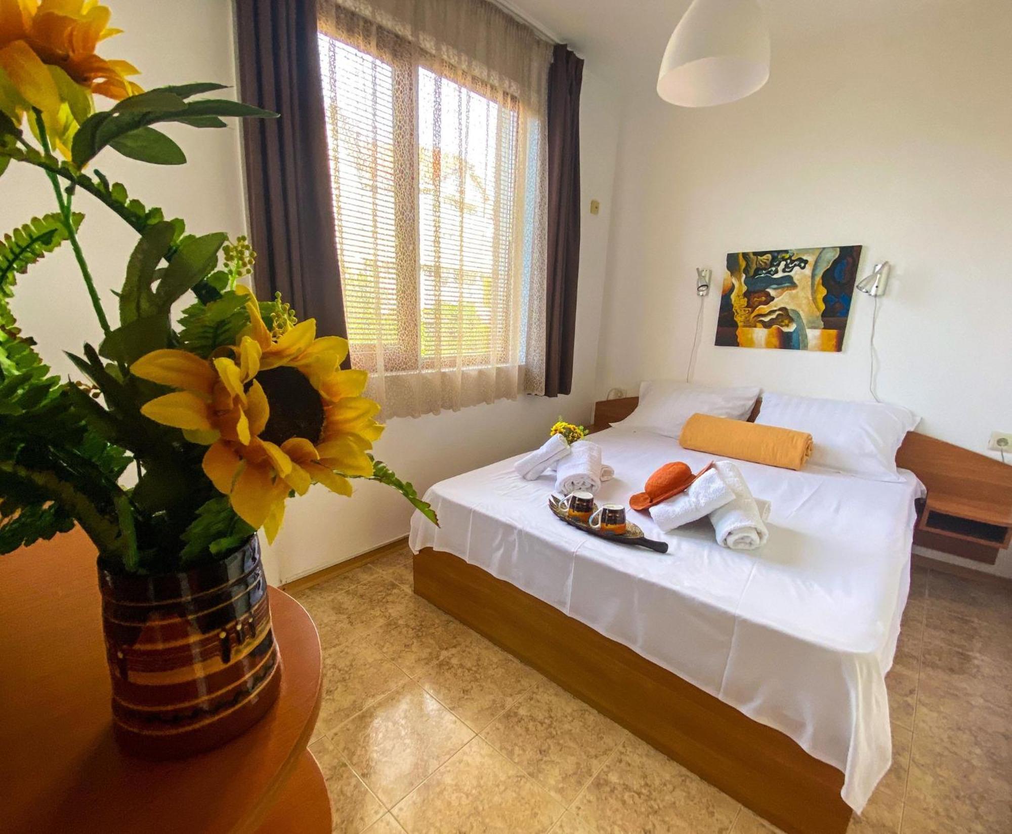 Apartments Yana Obzor Exterior photo